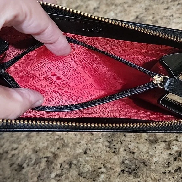 Moschino Love Graphic Black Long Wallet - Picture 11 of 17